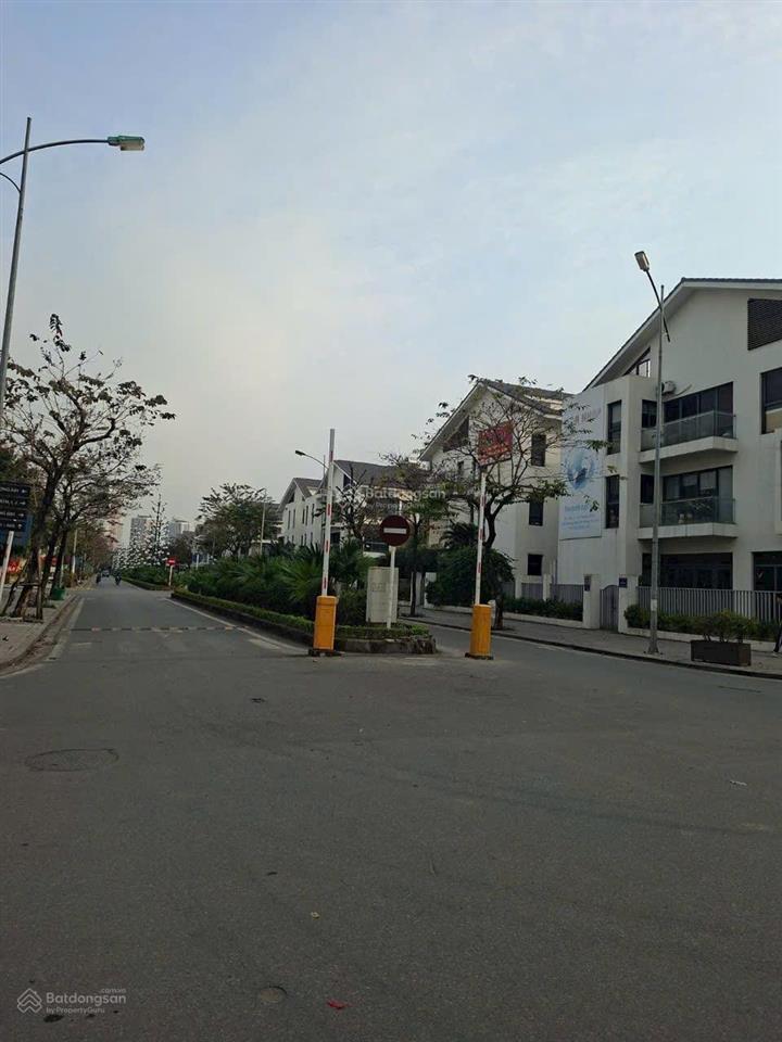 Mặt sau phố phan kế toại  đối diện aeon hà đông  gpxd 7 tầng  rẻ tuyệt đối