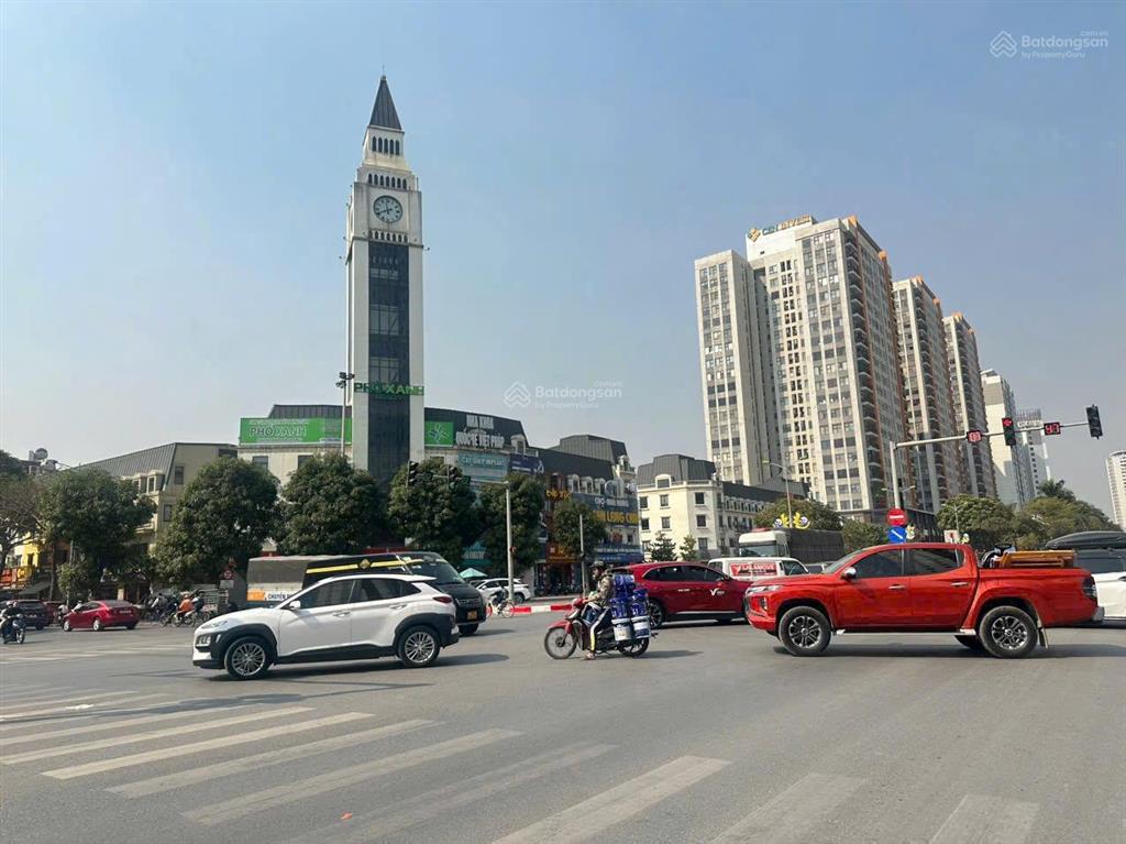 Mặt phố đường đôi  kđt văn phú  kinh doanh khét lẹt  giá hơn 200 triệu/m2
