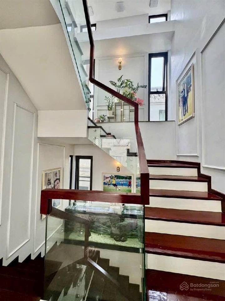 Biệt thự văn phú  đường 17m  hoàn thiện siêu đẹp  giá hơn 3 chục tỷ