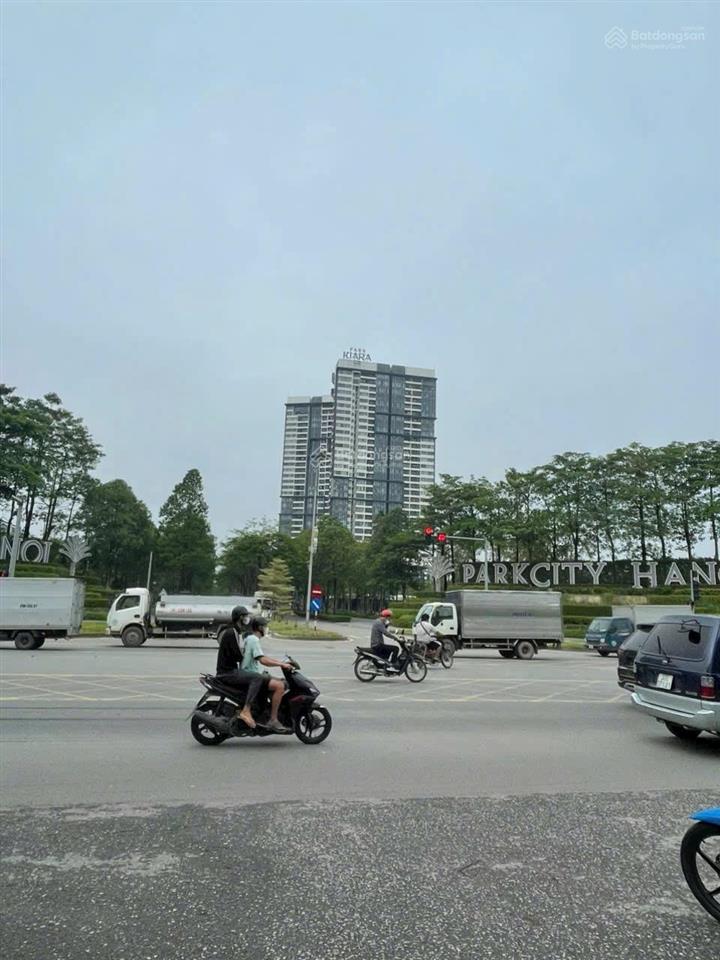 10,5 tỷ  dv cổng đồng 50m  mt 4,2m  ngã tư lê trọng tấn  đối diện park city  không lỗi gì