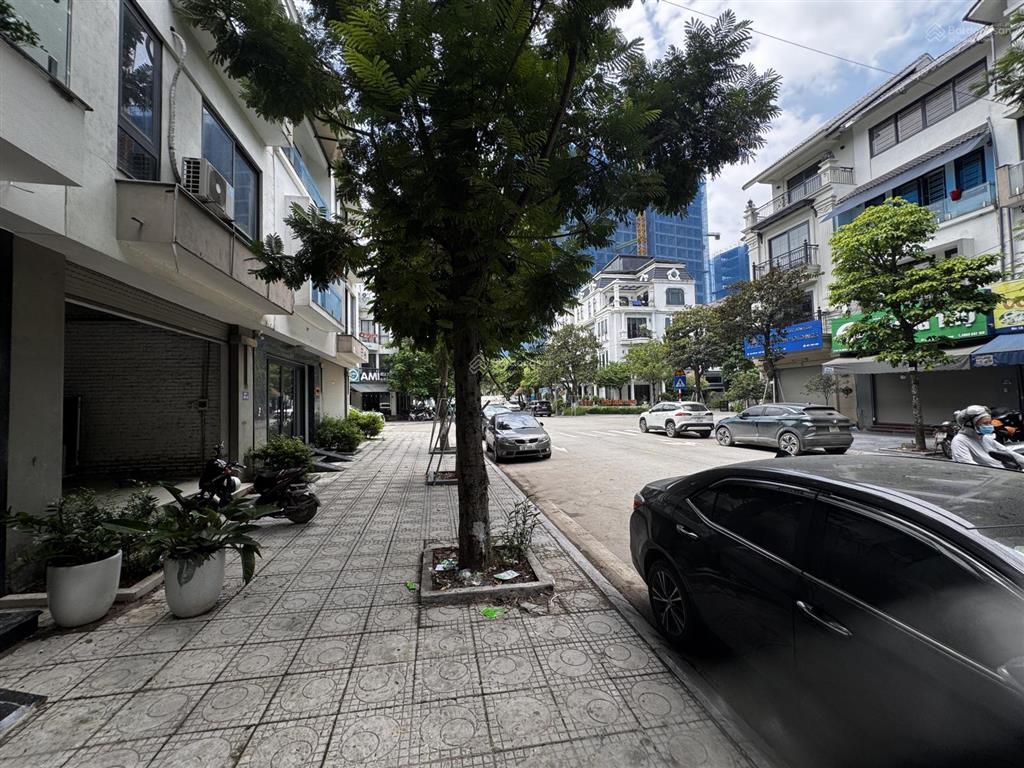 Trục chính kinh doanh  chân chung cư an bình khu c gleximco  hoàn thiện  giá siêu tốt