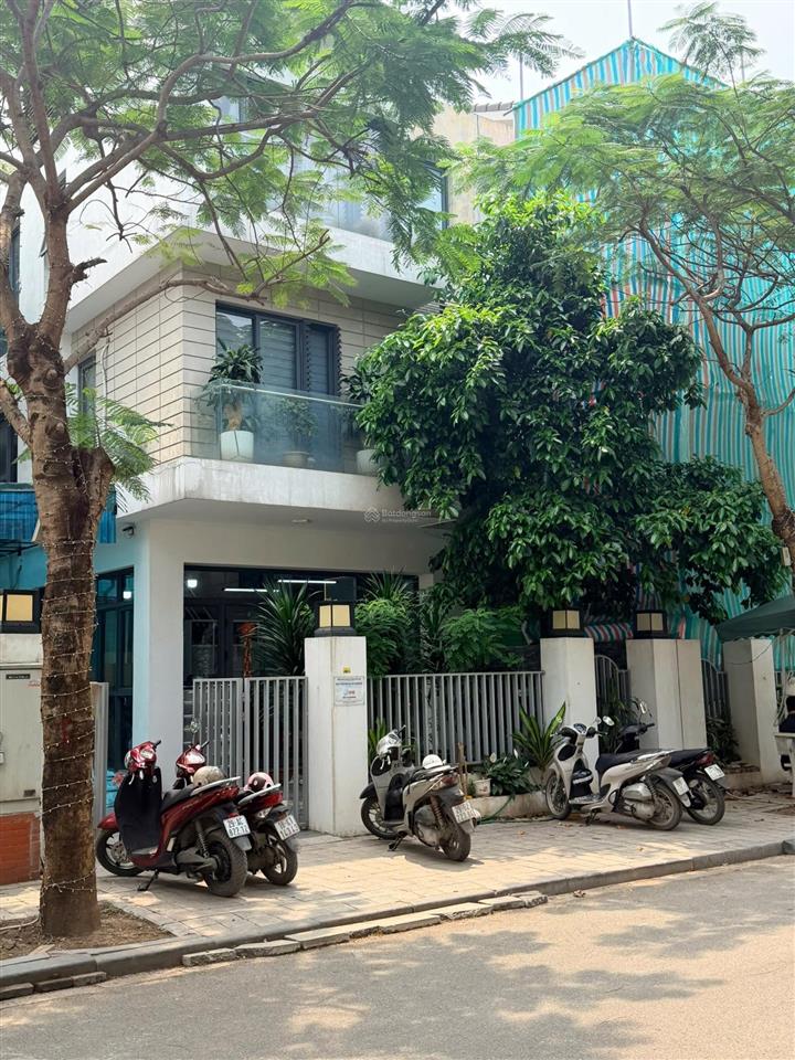Biệt thự an vượng  vị trí rất đẹp  sát công viên thiên văn học  giá năm kia