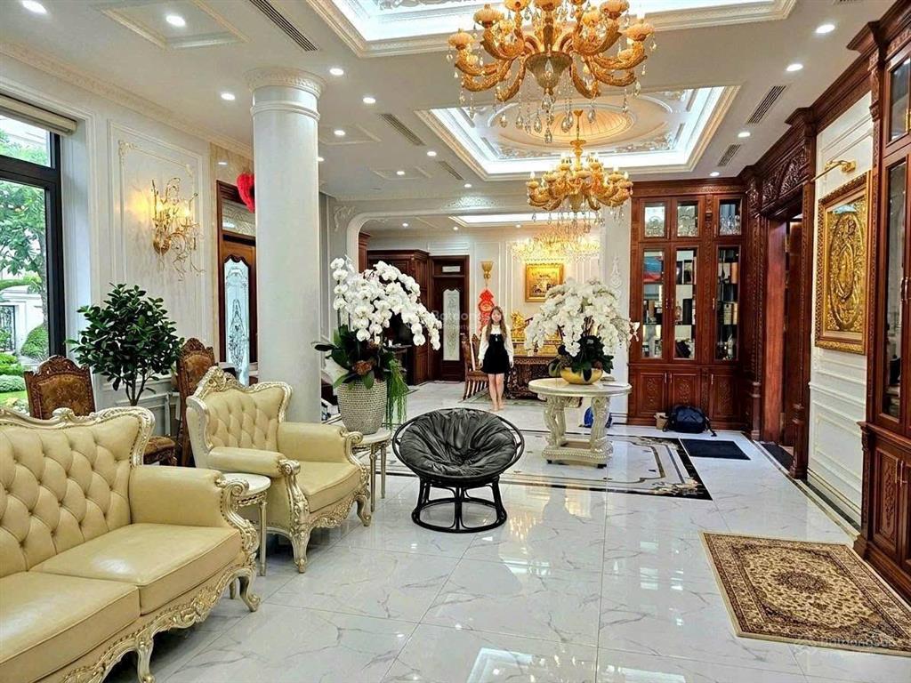 Vị trí đẹp khu biệt thự an vượng  3 bước ra công viên thiên văn học  hoàn thiện rất đẹp