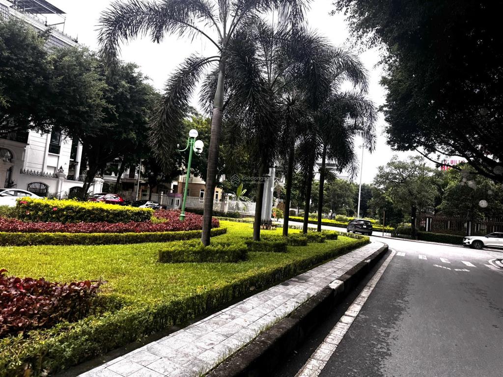 Vị trí đẹp khu biệt thự an vượng  3 bước ra công viên thiên văn học  hoàn thiện rất đẹp
