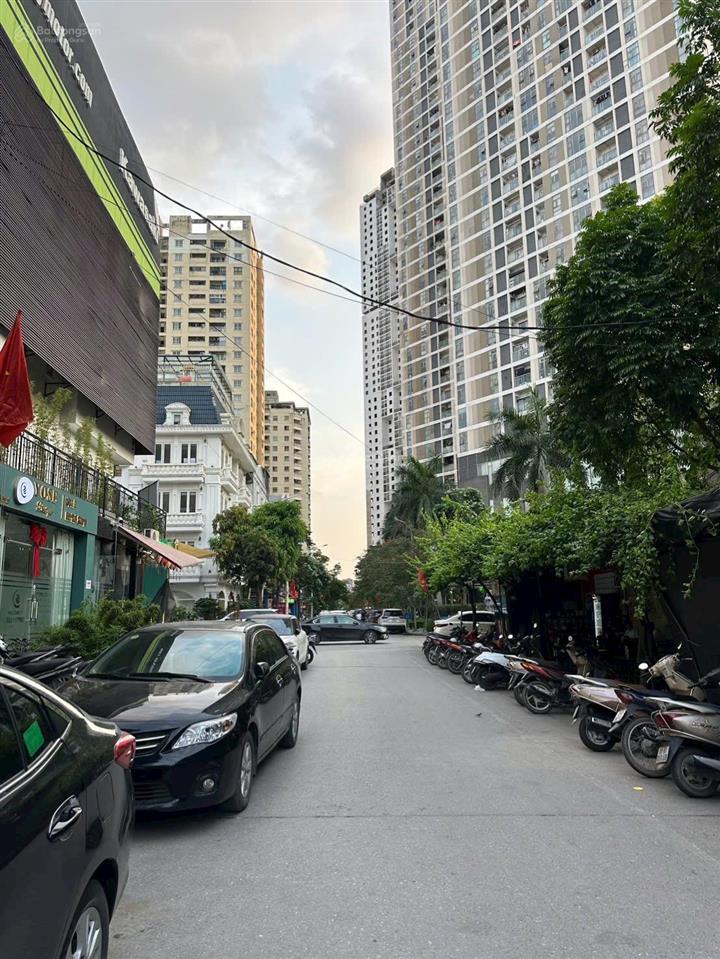 Bán gấp 16,9 tỷ  83m2 5tầng mt 5m  đường thông không lỗi  lk kđt văn khê  nhà đẹp ở luôn