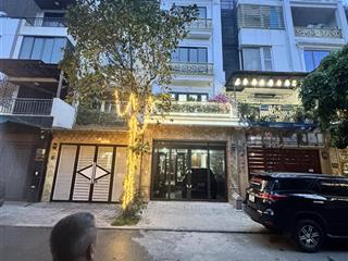 20 tỷ  thang máy xịn  view vườn hoa  đối diện la casta văn phú  nhà đẹp miễn chê  giá rẻ r