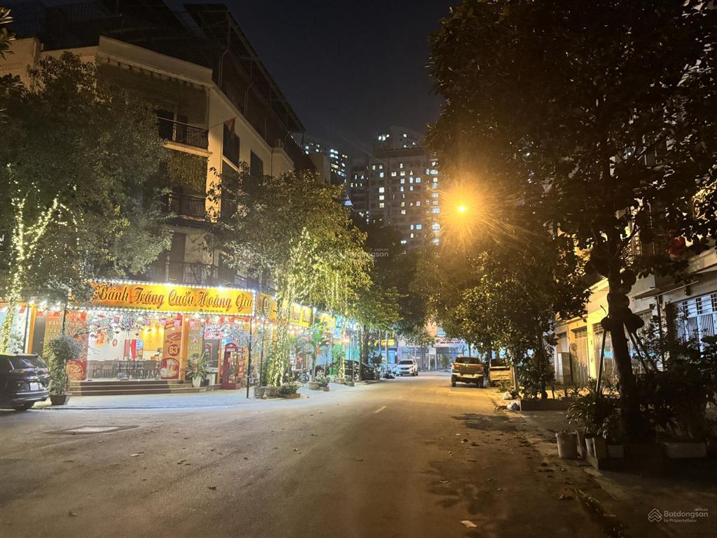 19 tỷ  thang máy xịn  view vườn hoa  đối diện la casta văn phú  nhà đẹp miễn chê  giá rẻ r