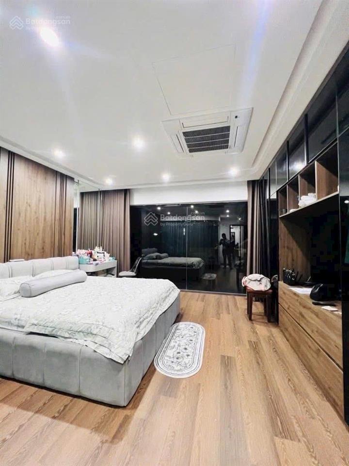 7 tầng thang máy  sát chân chung cư the chamr  phân lô vỉa hè dân xây nét căng