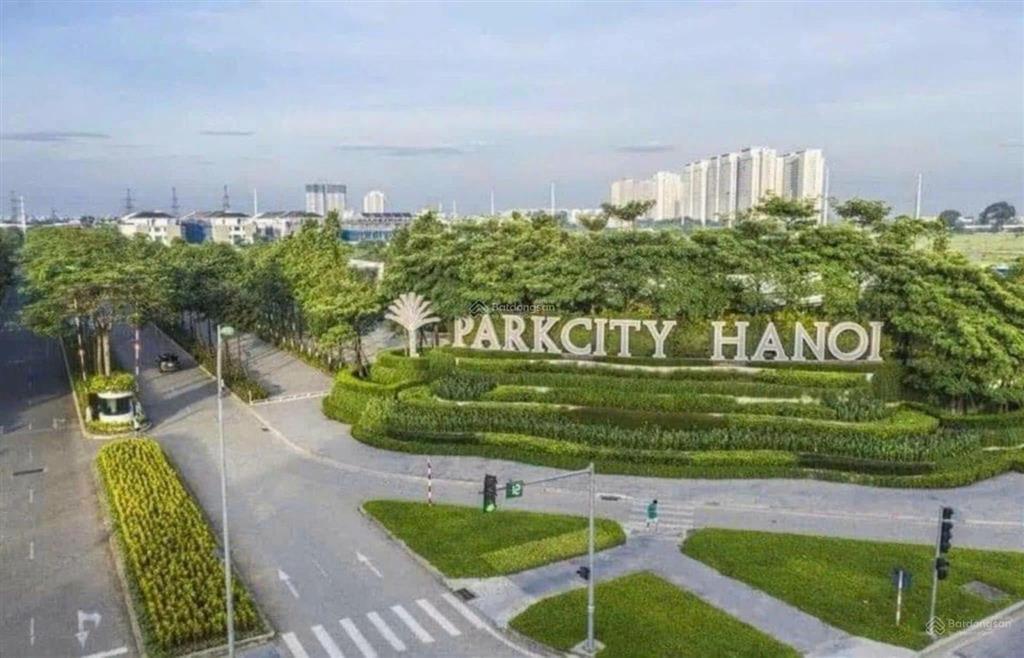 14.2 tỷ  5 tầng  mt 5m  đối diện kđt park city  phân lô vỉa hè 3 ô tô tránh dân xây chả lỗi g