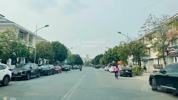 130triệu /1m  phân lô vỉa hè kđt gleximco  mt 6m  giá rẻ hơn cả trong ngõ  không lỗi gì