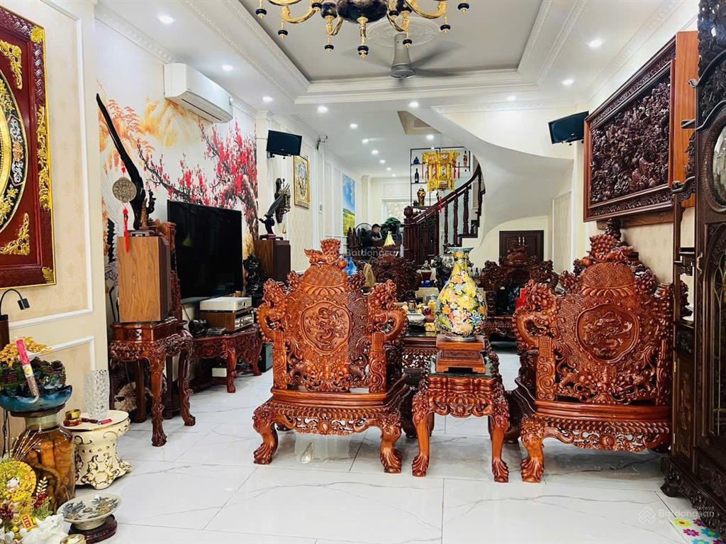 16.5 tỷ view vườn hoa  90m2 lk văn phú hoàn thiện đẹp  giá đáy