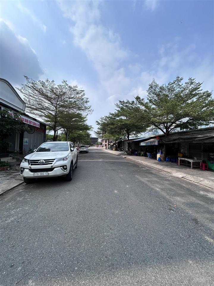 Chính chủ cần bán gấp 3 lô đất 5x26 trong kdc tân đô giá 1tỷ650 . nhận ký gửi mua bán .