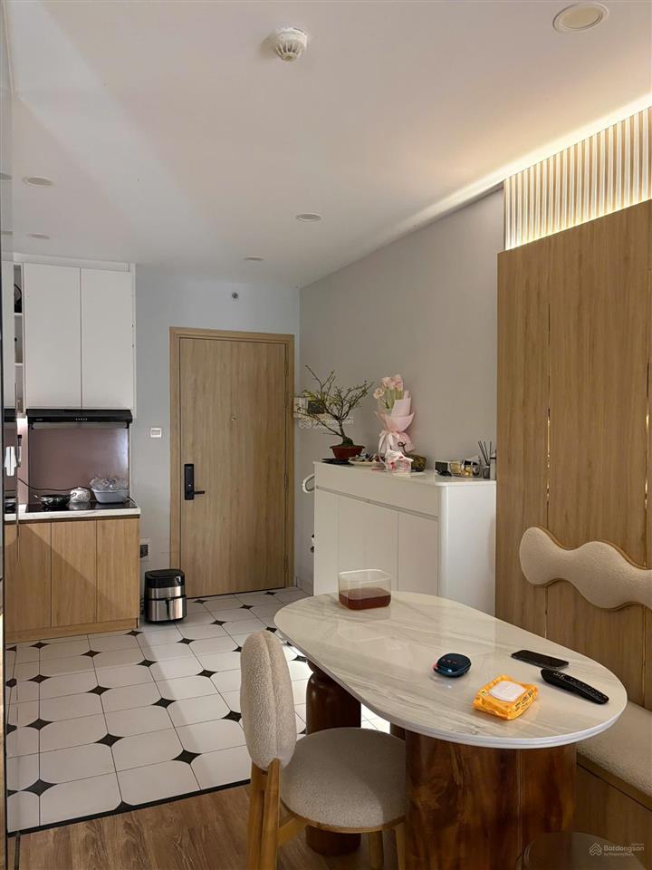 Ngộp bank chủ cần bán 2pn  74 m2 giá 7.1 tỷ the sun avenue full nội thất, sẵn sổ