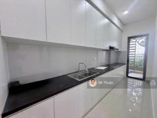 Cho thuê 3pn  105 m² chung cư the sun avenue nội thất cơ bản giá 21 triệu/tháng