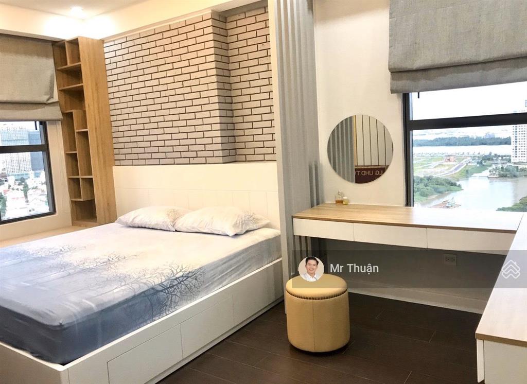 3pn  diện tích trên 100 m2 bán giá 10.5 tỷ sẵn sổ trống sẵn