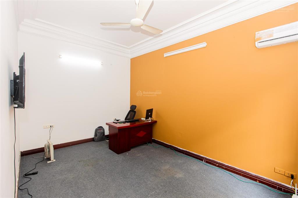 Chính chủ cho thuê văn phòng 25m2  35m2 giá chỉ từ 6tr/tháng ngay ngõ 121 thái hà, đống đa, hà nội