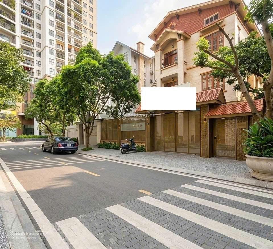 Bán gấp biệt thự vườn đào dt242m, 6 tầng có thang máy, giá chỉ 144 tỷ.