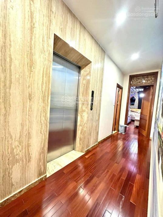 Bán gấp biệt thự vườn đào dt 242m2, 6 tầng có thang máy, giá chỉ 144 tỷ