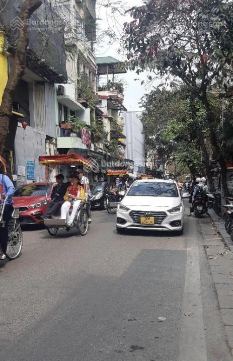 Bán nhà mặt phố hàng đường 25 m2 nhà tầng 1 giá 10 tỷ