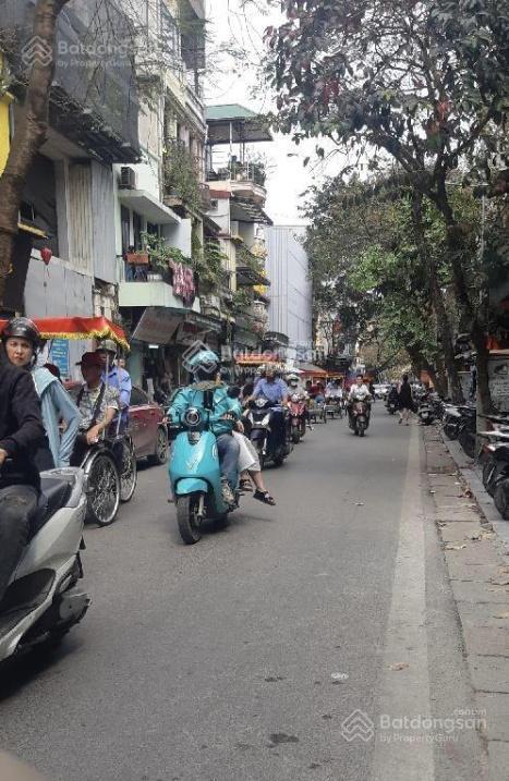 Bán nhà mặt phố hàng đường 25 m2 nhà tầng 1 giá 10 tỷ