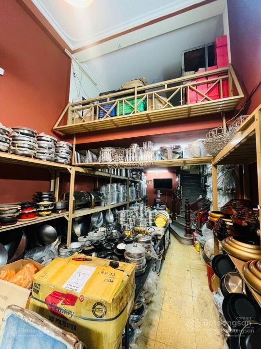 Bán nhà mặt phố hàng đường 25 m2 nhà tầng 1 giá 10 tỷ