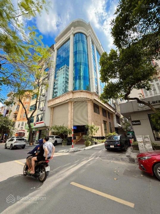 Bán nhà mặt phố tại trần thái tông, 125 tỷ, 240 m2, chính chủ hàng hiếm