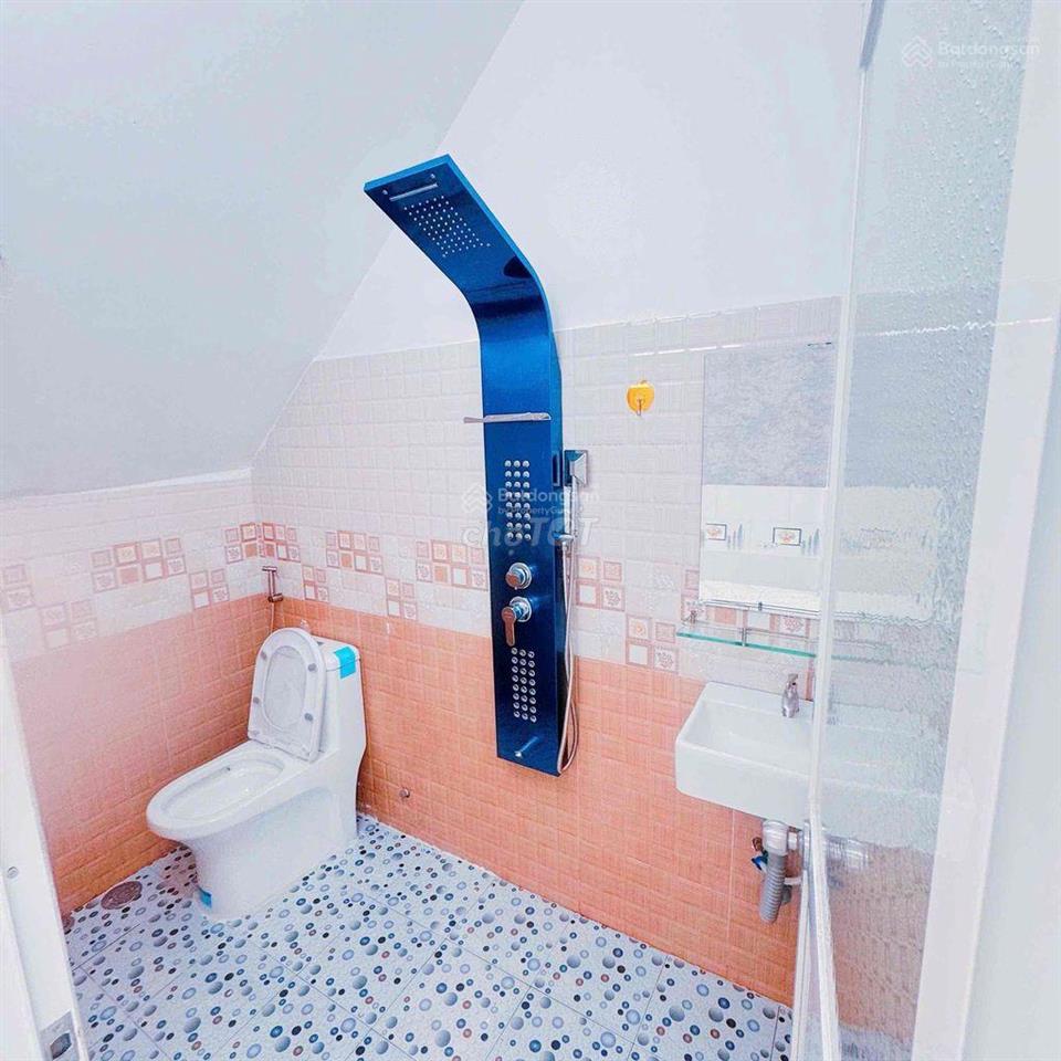 Bán nhà hẻm ô tô dĩ an  114m2  4pn sân ô tô rộng gần vincom dĩ an 4,69 tỷ