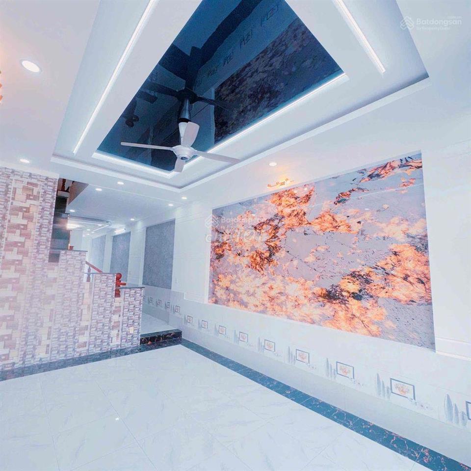 Bán nhà hẻm ô tô dĩ an  114m2  4pn sân ô tô rộng gần vincom dĩ an 4,69 tỷ