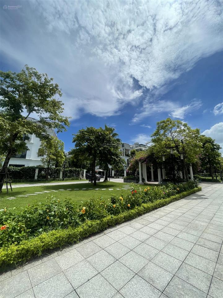 Cực rẻ căn liền kề paris 98m2 hoàn thiện có thang máy, vị trí gần bể bơi, đường thông giá 16,x tỷ