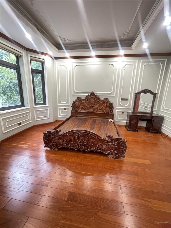 Bán căn song lập hoàn thiện cực đẹp giá tốt khu manhattan 144m2 giá 2x tỷ