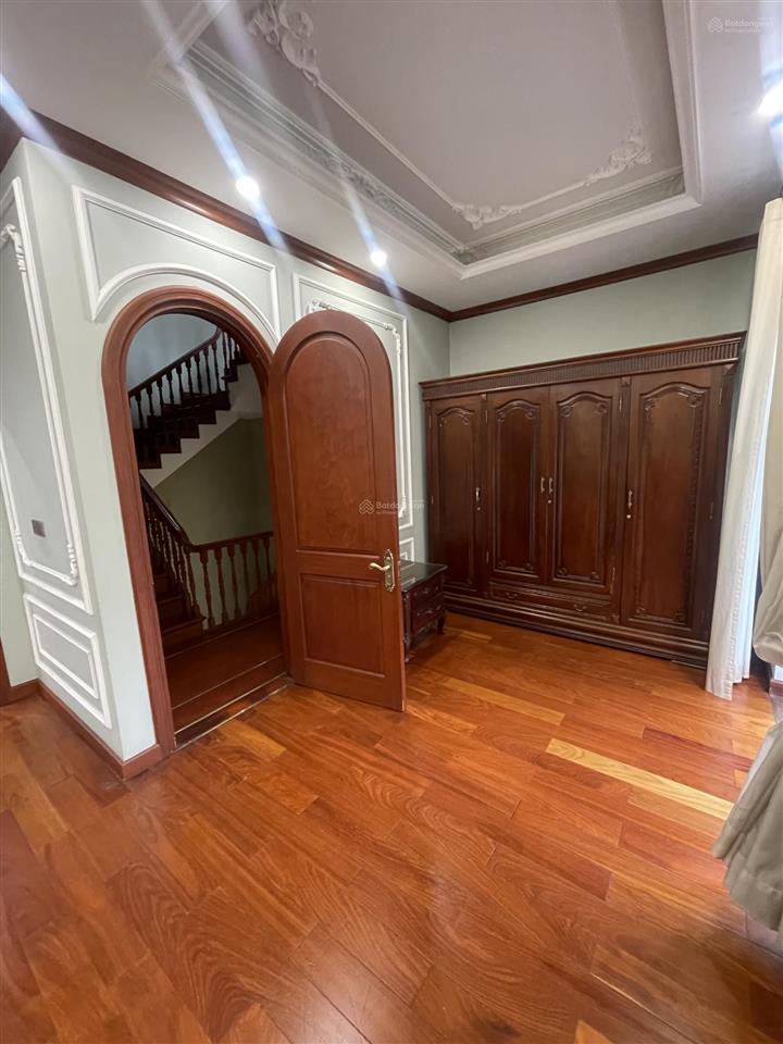 Bán căn song lập hoàn thiện cực đẹp giá tốt khu manhattan 144m2 giá 2x tỷ