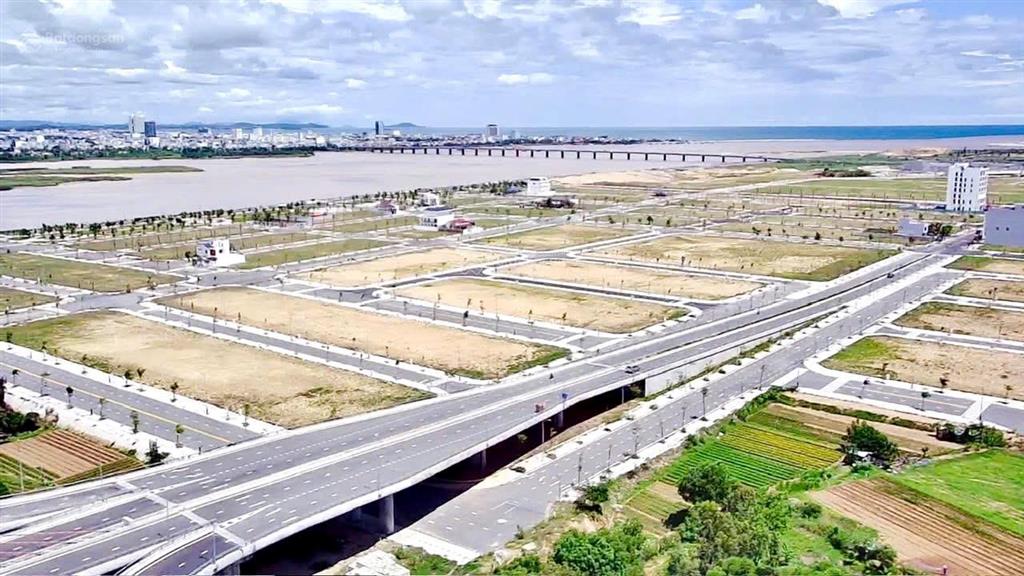 Hot! sập hầm 395m² đất với biệt thự bà điều * giá cắt lỗ nặng 7,9 tỷ (r=25m)