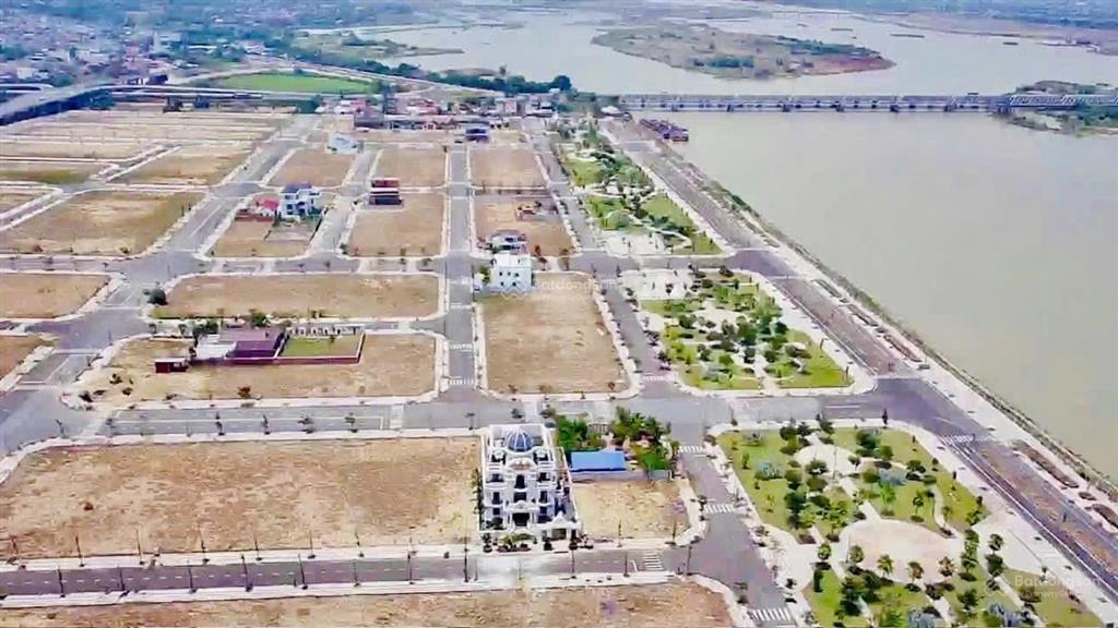 Hot! sập hầm 395m² đất với biệt thự bà điều * giá cắt lỗ nặng 7,9 tỷ (r=25m)