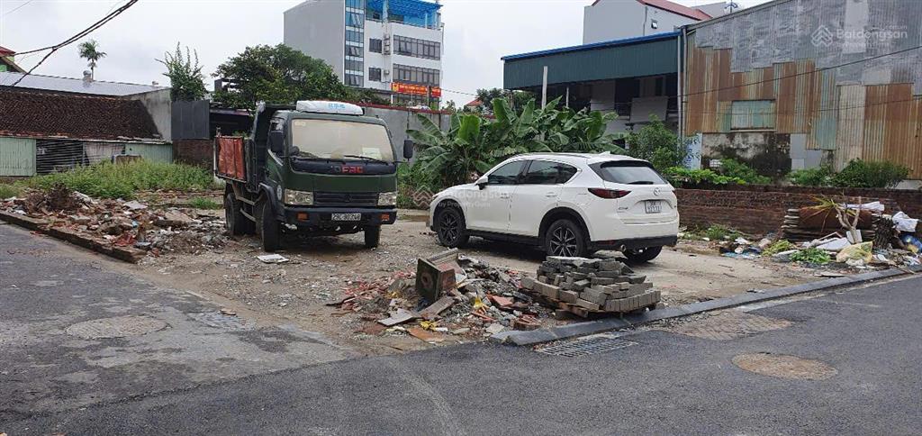 Chính chủ bán 90m2 đất ở, trục đường làng, kinh doanh, ô tô tránh, giá 8,1 tỷ