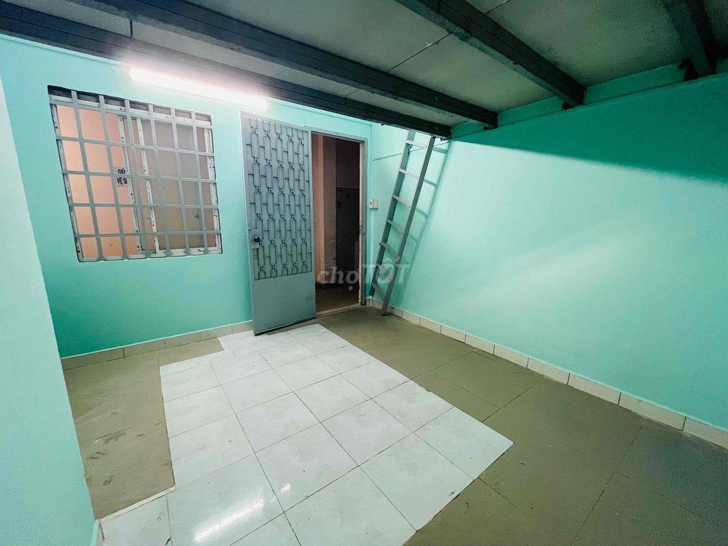 Phòng trọ có gác đường A3, p. Long Phước Tp. Thủ Đức, gần KCNC Q.9