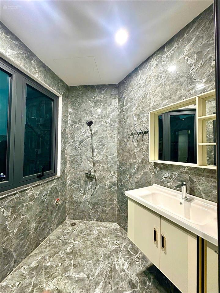 Chính chủ cho thuê văn phòng đền lừ  60m2 thông sàn  mt 15m  giá chỉ 8 triệu/tháng