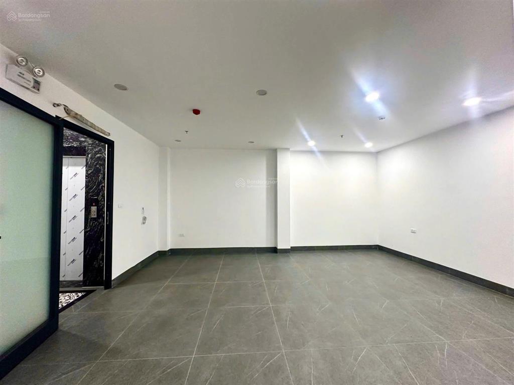 Chính chủ cho thuê văn phòng đền lừ  60m2 thông sàn  mt 15m  giá chỉ 8 triệu/tháng