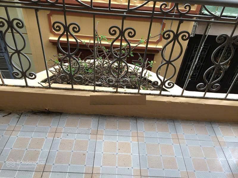 Nhà riêng ngõ phố minh khai gần đầu bạch mai dt 30m2x4t giá 10tr
