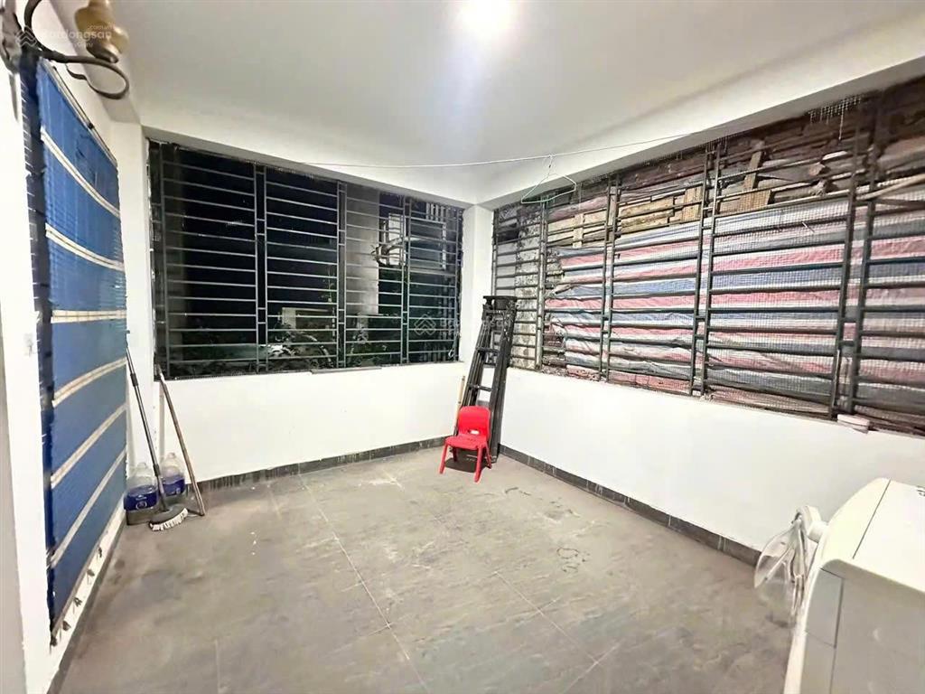 Ngách 30 ngõ 176 trương định  diện tích 38m2, xây 3.5 tầng, 11 triệu/tháng