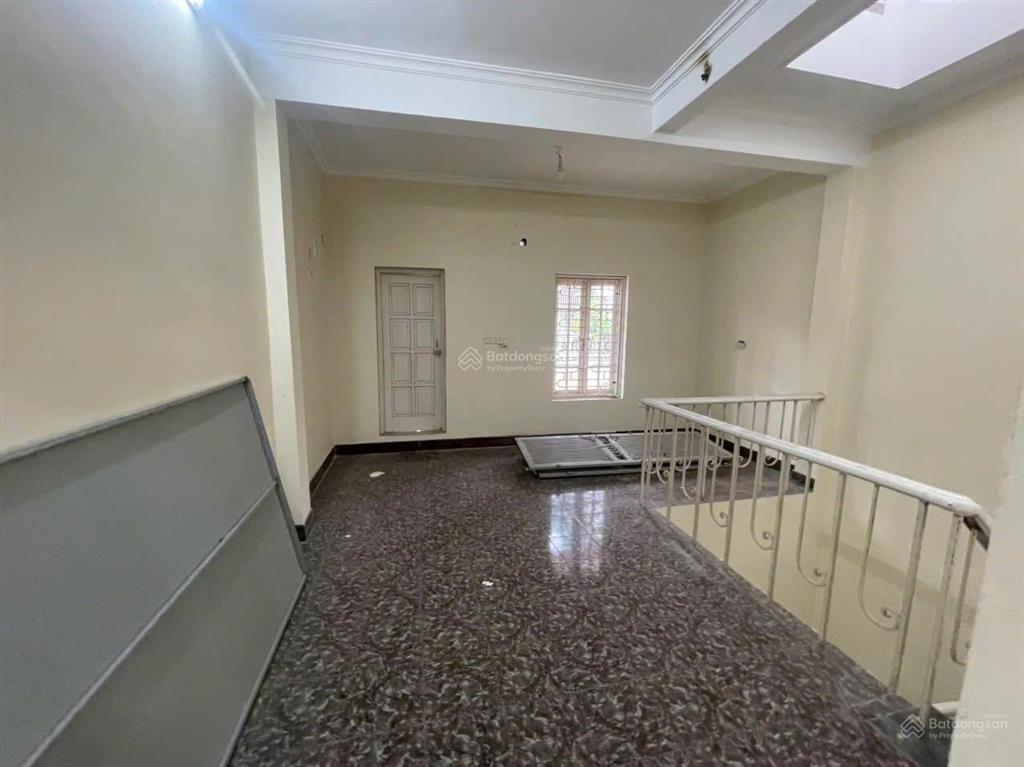 Nhà riêng ngõ phố minh khai, ngõ quỳnh diện tích 55m2x4t giá 15tr có thương lượng