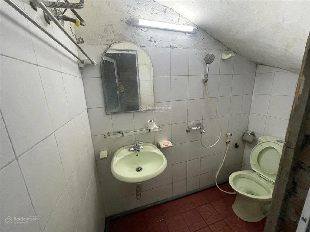 Nhà riêng ngõ 190 hoàng mai, dt 60m2x2t, giá 8tr/th