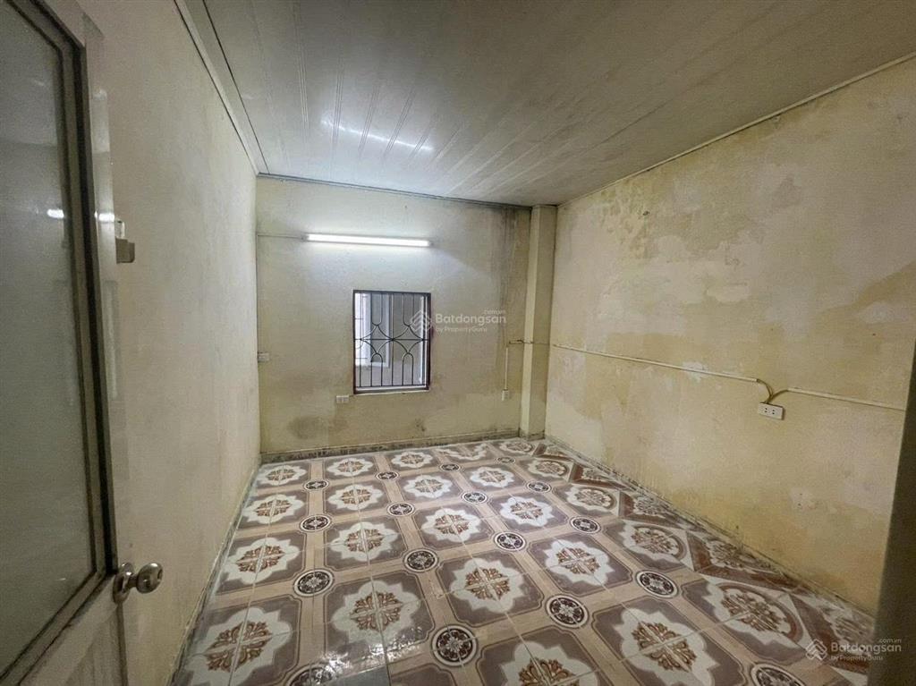 Nhà riêng ngõ 190 hoàng mai, dt 60m2x2t, giá 8tr/th