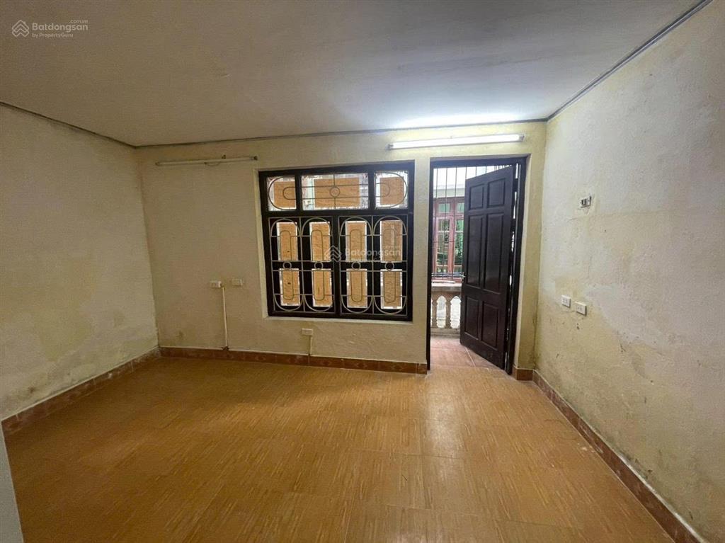 Nhà riêng ngõ 190 hoàng mai, dt 60m2x2t, giá 8tr/th
