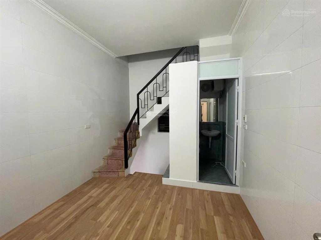 Nhà riêng ngõ phố minh khai, mai động, dt 30m2 x 4t, giá 10tr