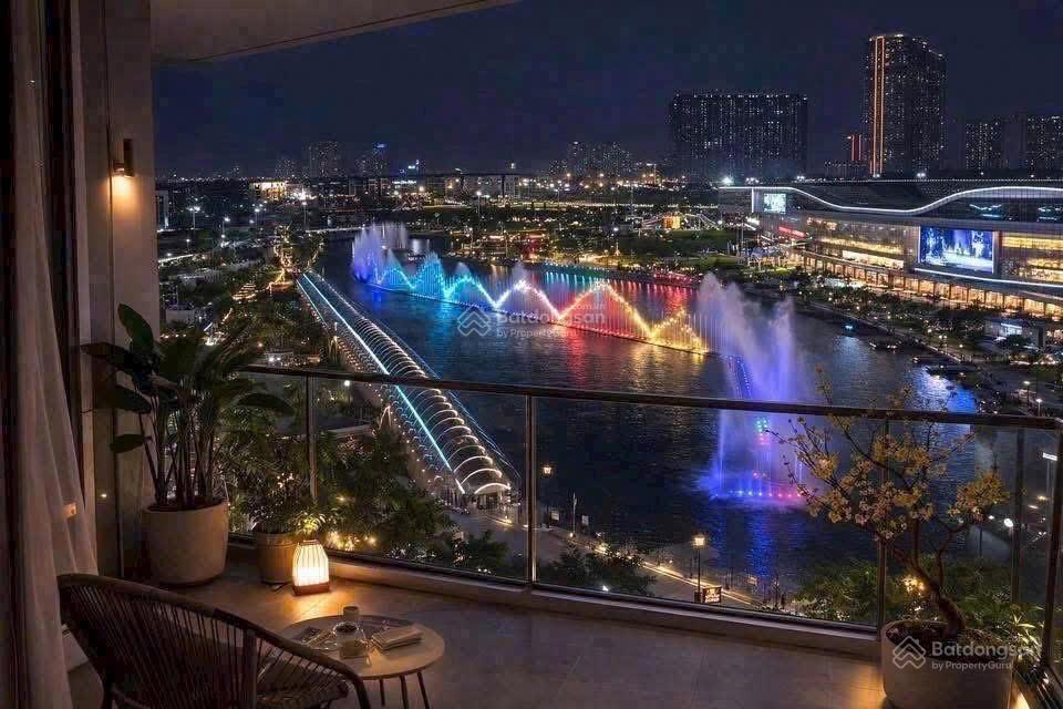 4pn masteri cosmo central ct3 132m2 view công viên & nhạc nước  giá tts 18 tỷ