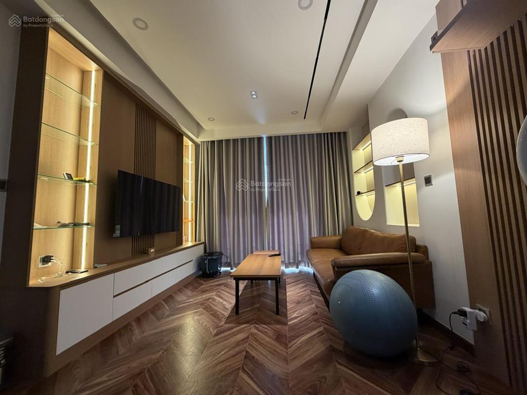 M8 midtown pmh  88m2  2pn  10.6 tỷ (full nội thất cao cấp)  hướng mát, tầng đẹp