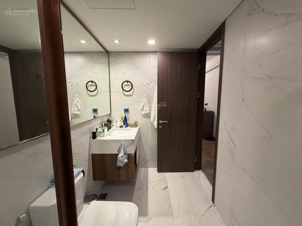 M8 midtown pmh  88m2  2pn  10.6 tỷ (full nội thất cao cấp)  hướng mát, tầng đẹp