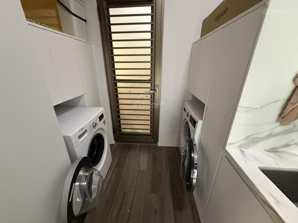 M8 midtown pmh  88m2  2pn  10.6 tỷ (full nội thất cao cấp)  hướng mát, tầng đẹp