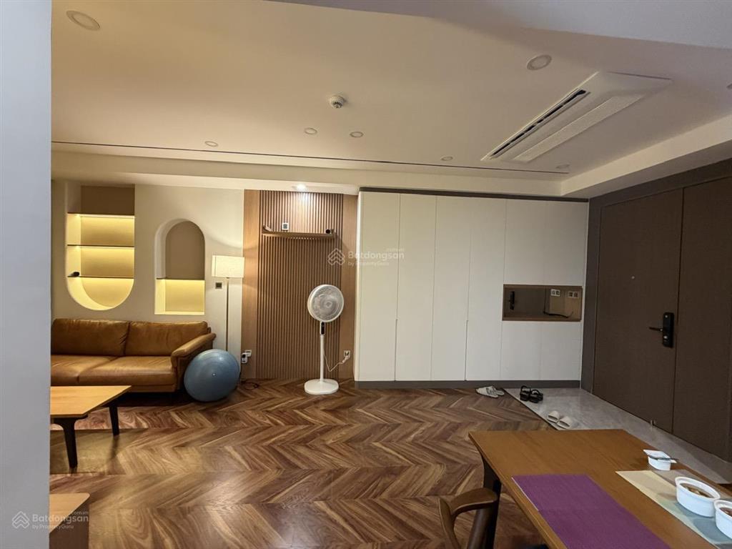 M8 midtown pmh  88m2  2pn  10.6 tỷ (full nội thất cao cấp)  hướng mát, tầng đẹp