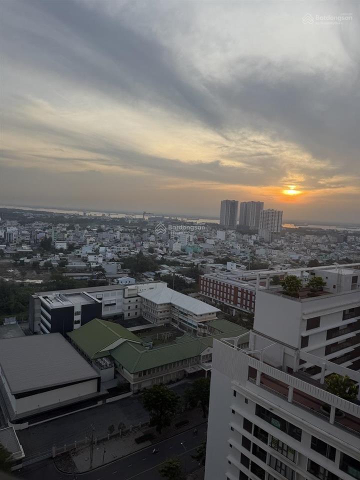 M8 midtown pmh  88m2  2pn  10.6 tỷ (full nội thất cao cấp)  hướng mát, tầng đẹp